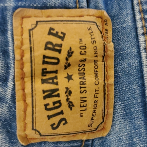 Levi Strauss Signature Mid Rise Bootcut Jeans - Size Miss 4 - Picture 5 of 6